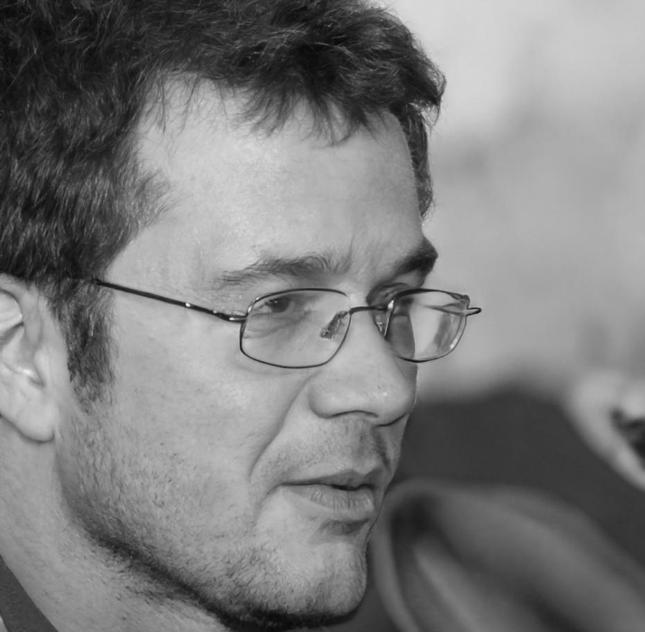 Portrait de Marcel Fontaine, spécialiste coiffure mariée chez draxivonexuslytic